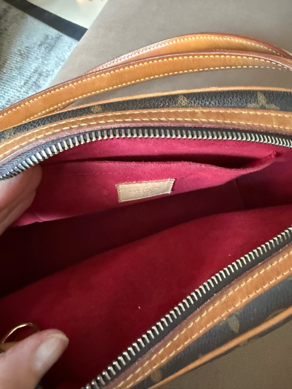 Louis Vuitton Monogram Canvas Shoulder Bag with Tan Trim - Picture 11 of 16